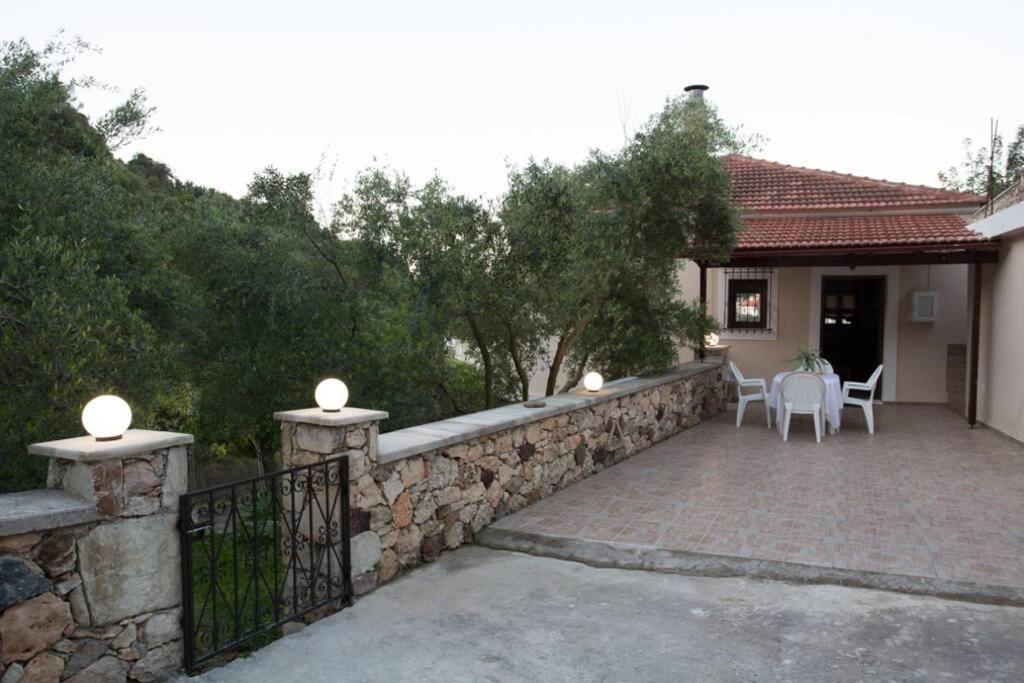 Serenity Resort Vríszesz Kültér fotó